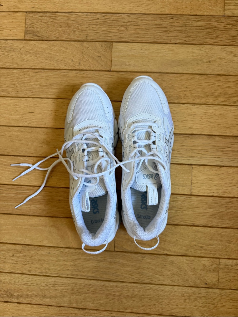 Women’s ASICS White Mesh Lace-Up Sneakers, size 8.5